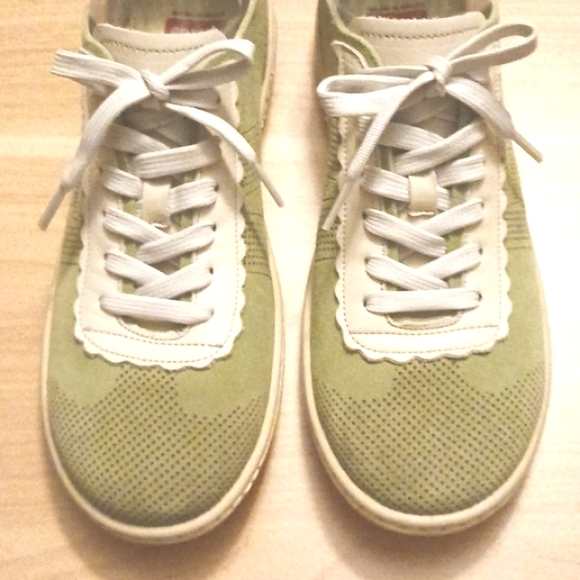 On Foot Perforated Design Leather Shoe's in Size 40/8.5 (Handmade in Spain) - Picture 3 of 10